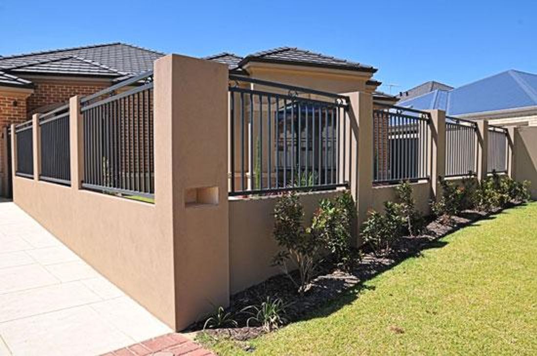 Aluminium or Steel Fencing? What?s the difference? Which is better
