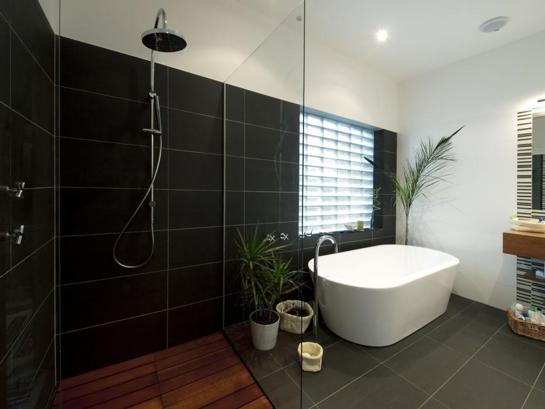 Who has their own bath-built or hired builders 89 Who has their own bath-built or hired builders 24
