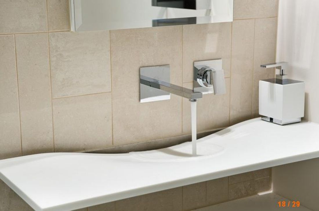 How Much Does it Cost to Change a Leaking Tap? [2024]