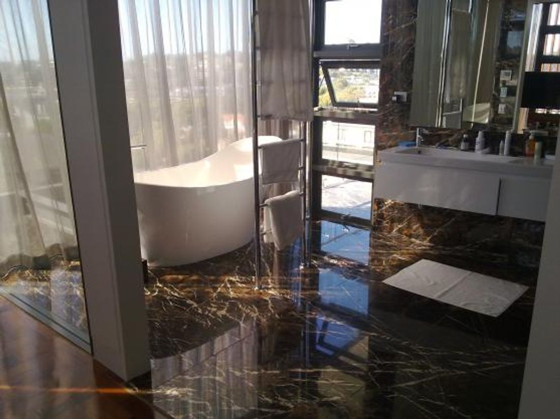 How to ventilate a bathroom with no windows