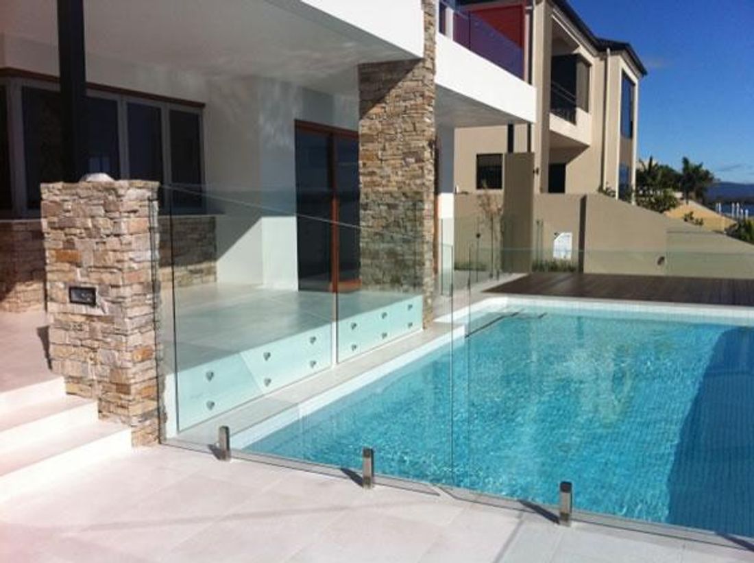 How Much Does Glass Pool Fencing Cost? [2024]