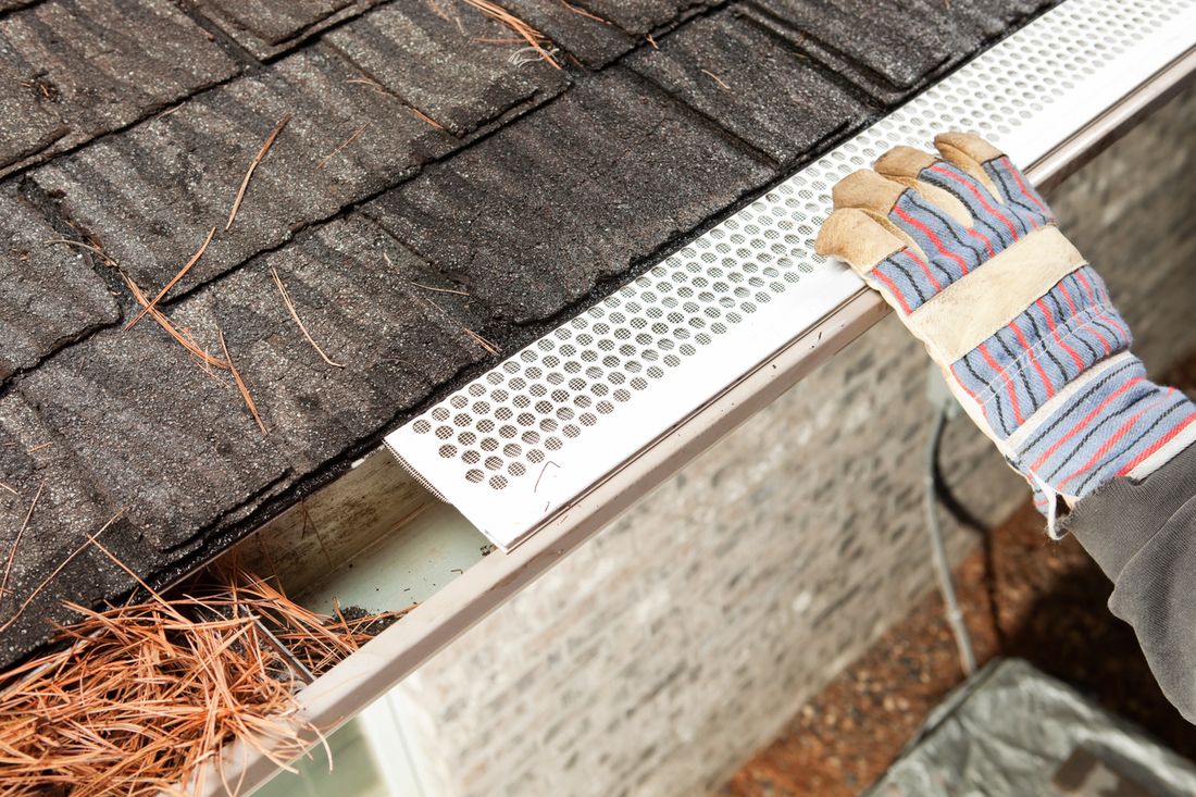 How and when to clean gutters