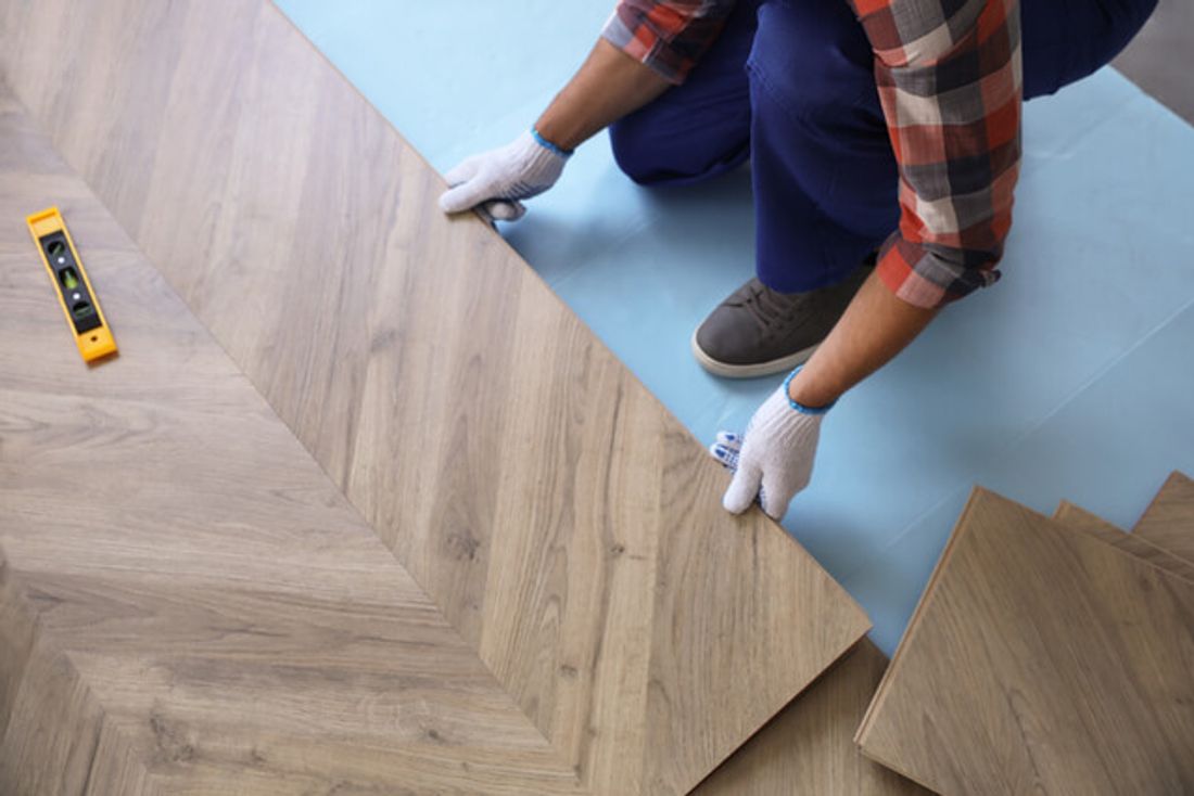 How much does hybrid flooring cost? [2025]