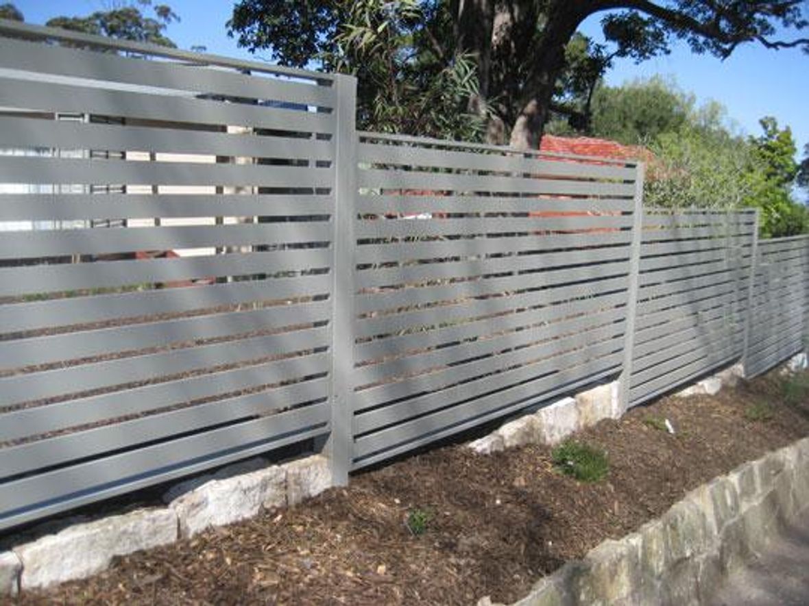 How to choose the right garden fencing - hipages.com.au