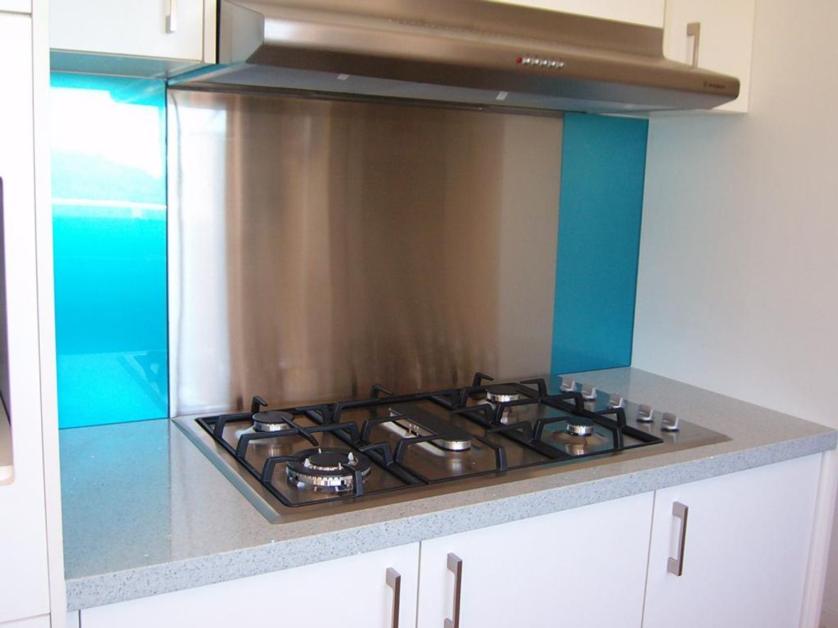 Cleaning and Maintaining Your Splashback