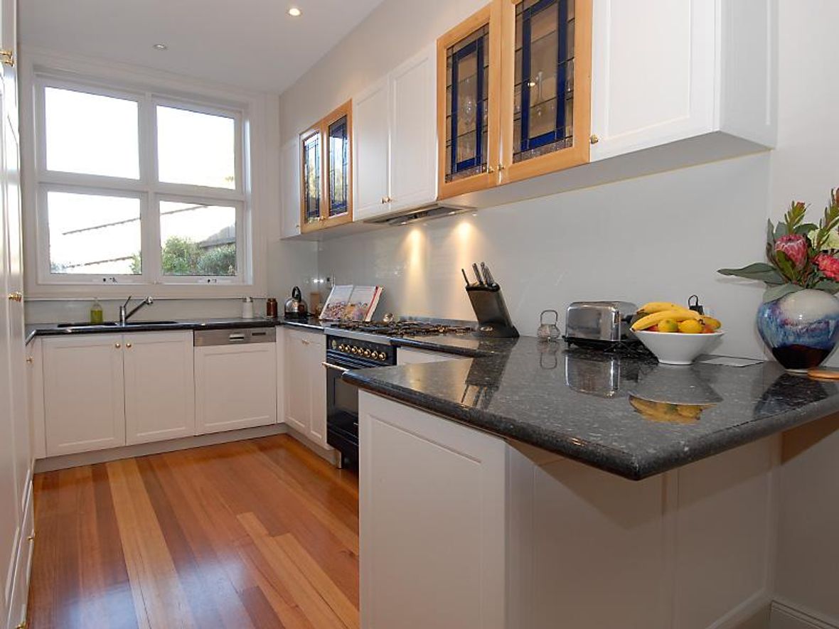 Which Kitchen Cabinet Door Finish? - hipages.com.au
