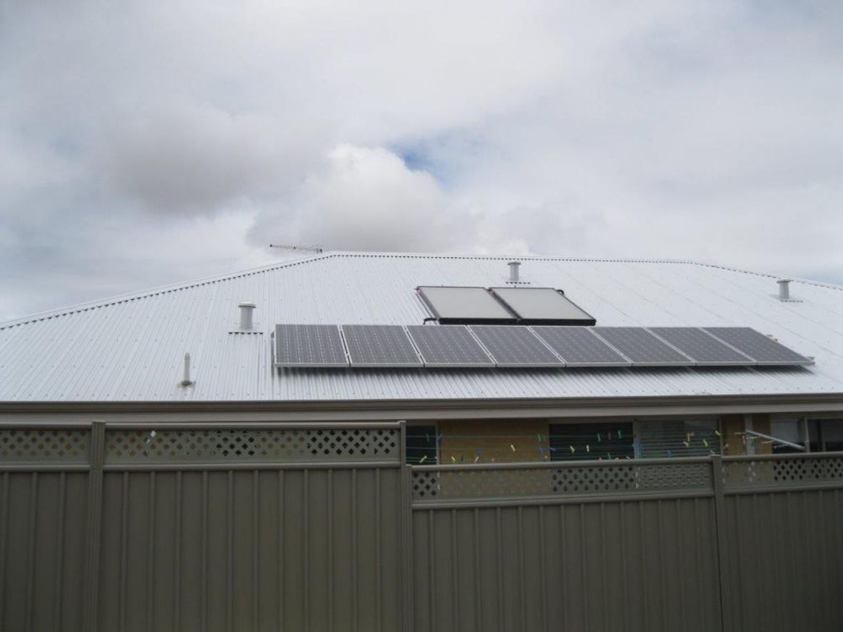 How Much Does A Solar Hot Water System Cost? [2023]