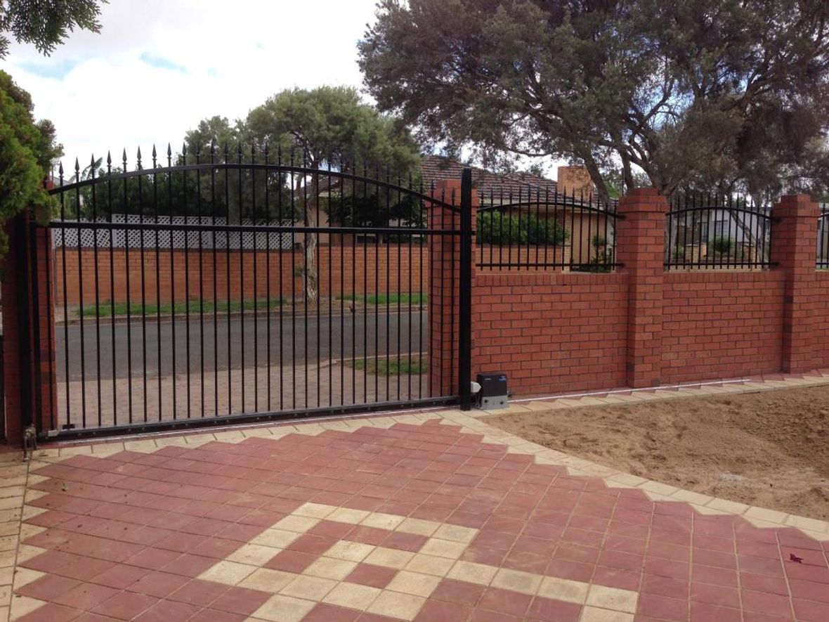 2018 How Much Does a Driveway Gate Cost?