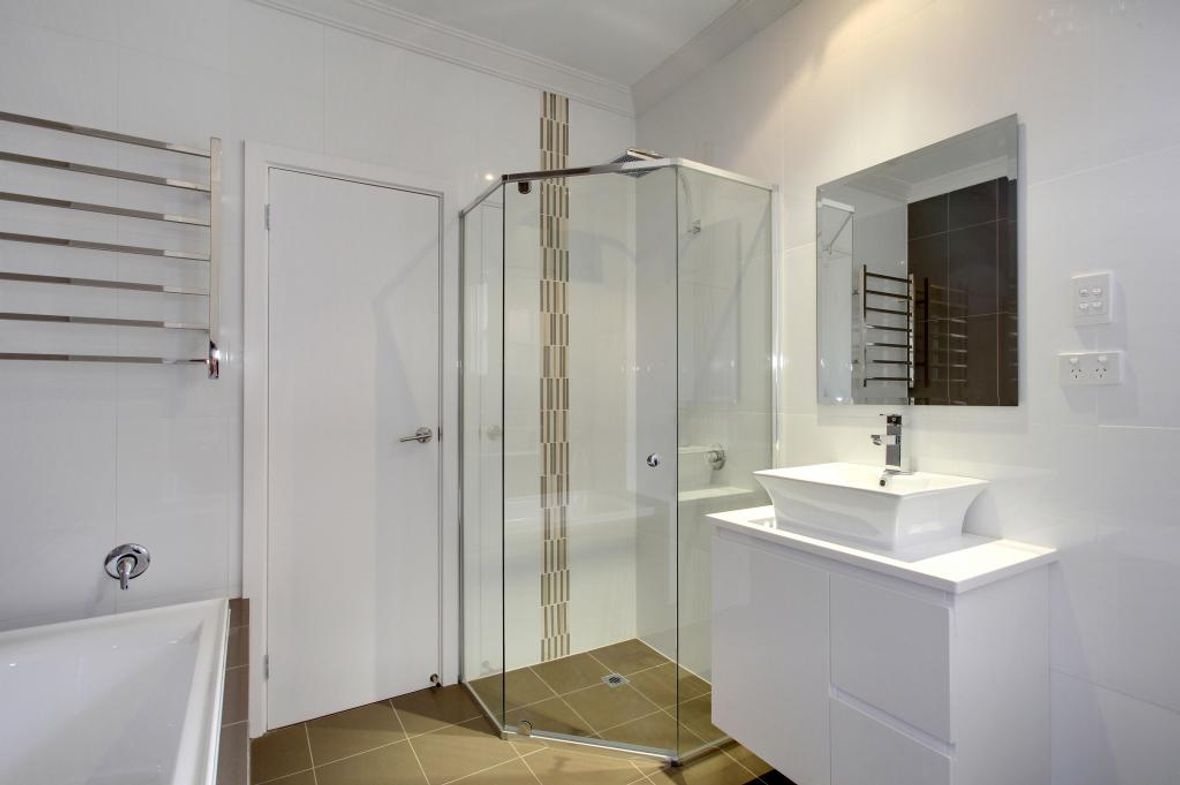 Installing New Shower Screens