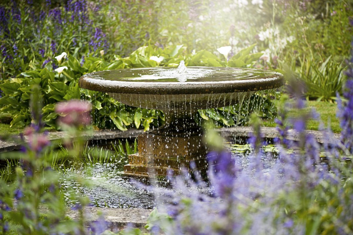 How much does it cost to put in a water feature? Cost guide 2020