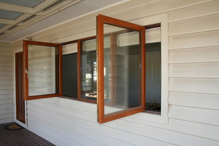 How Much Does a Carpenter Cost? [2024]