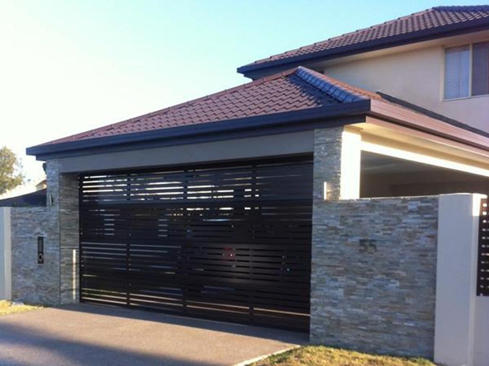 2022 How much is a garage door? | Cost guide 2022 - hipages.com.au