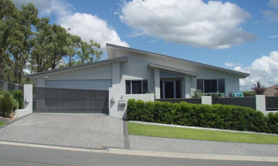 2022 How much is a garage door? | Cost guide 2022 - hipages.com.au