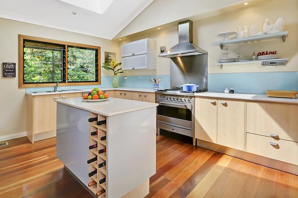 What is a 2 Pac Kitchen Finish?