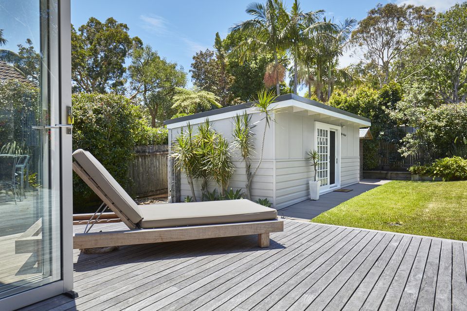 How to create rooms in a small backyard